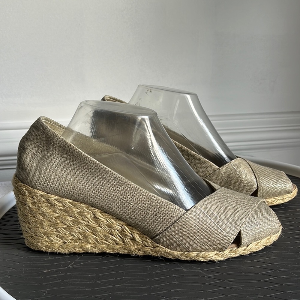 Ralph Lauren Cecilia Open Toe Linen Wedge 9.5 Beige Silver 3” heel